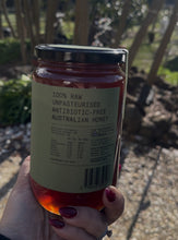 Load image into Gallery viewer, The Apiarist Raw Honey Macedon Ranges 1kg