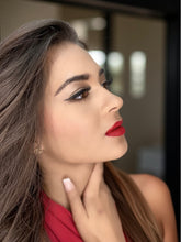 Load image into Gallery viewer, Luxury Faux Mink Eyelashes - Amoré (Love)
