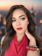 Load image into Gallery viewer, Luxury Faux Mink Eyelashes - Amoré (Love)
