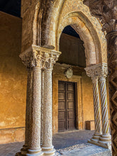 Load image into Gallery viewer, Photographic Print - Una Porta al Chiostro dei Benedettini

